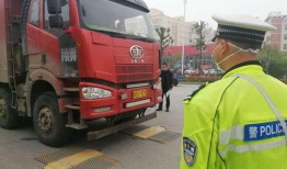 大货车拉货爆料视频播放,震撼视频曝光，带你领略货运运输的壮观景象